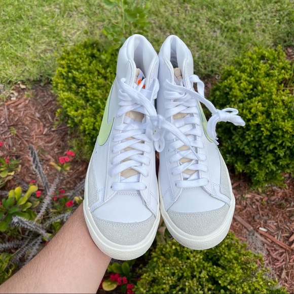 blazer mid 77 green swoosh